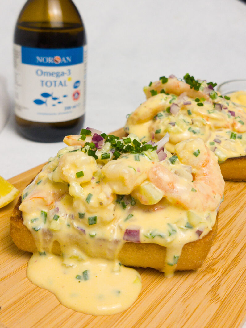tostada de langostinos con mayonesa casera de omega 3