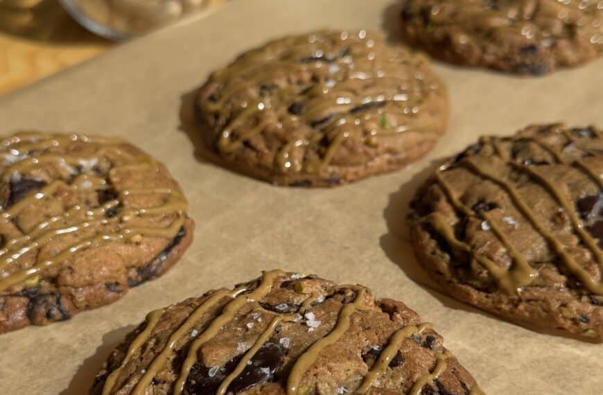 Galletas rellenas de chocolate y pistacho