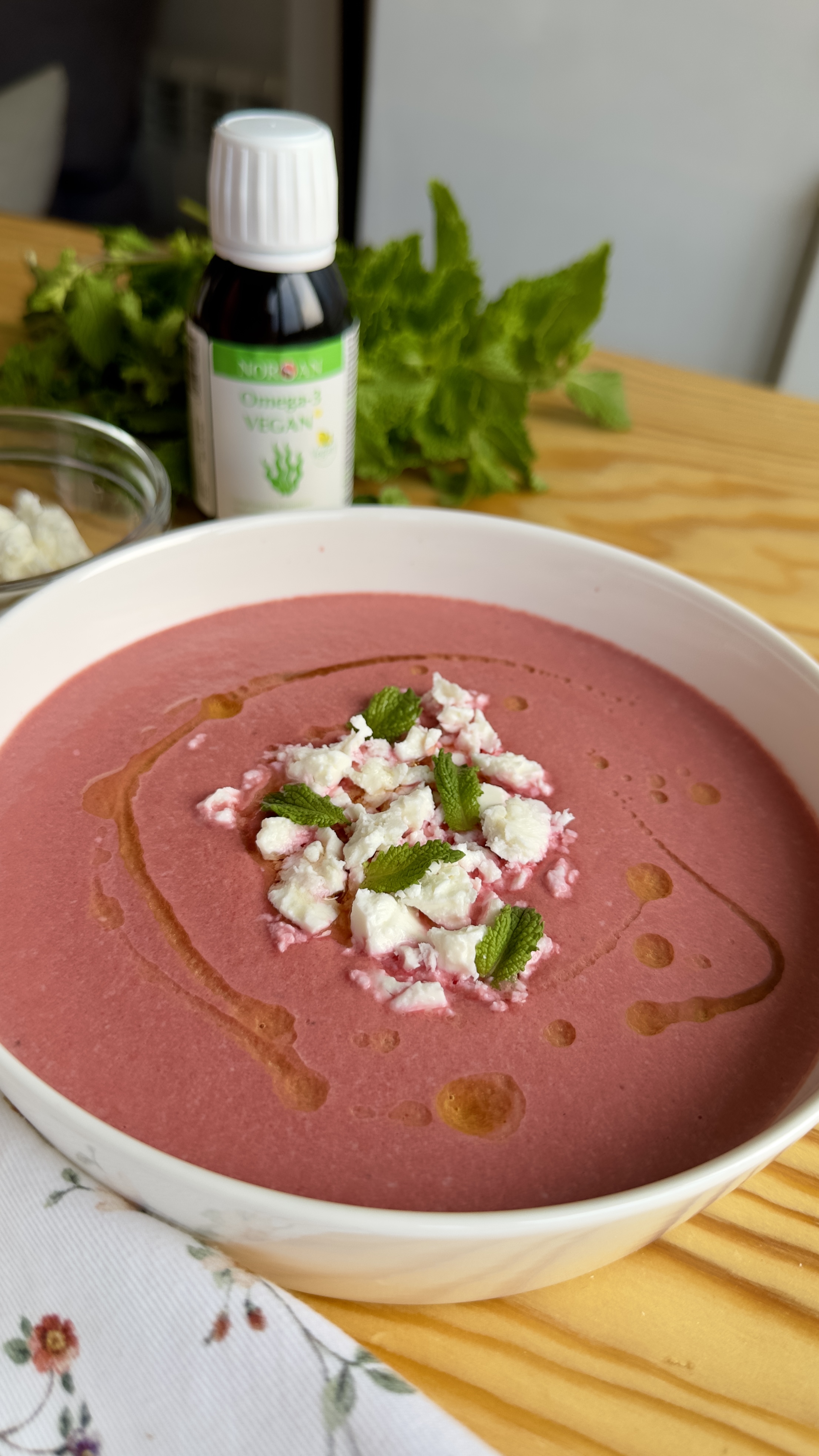 Ajoblanco de remolacha con Omega-3